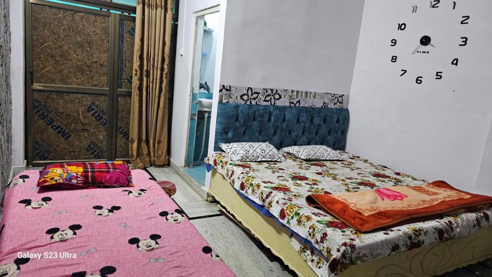 Aparna Niwas Home Stay Family Friendly Varanasi Exteriör bild
